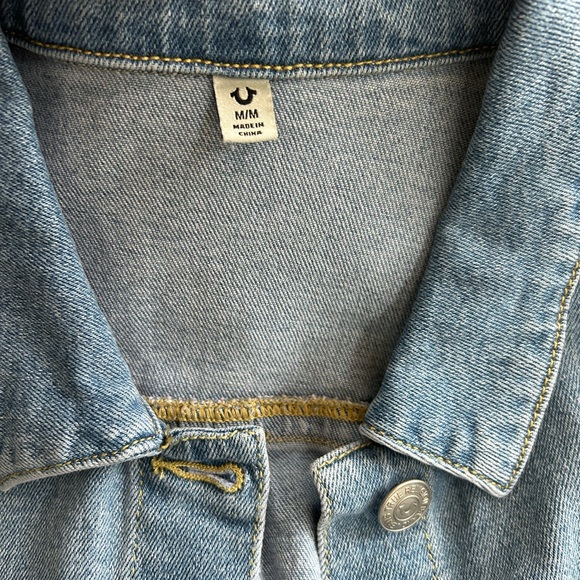 True Religion Denim Sparkle Jean Jacket Rhinestone Trim Sleeves Size Medium Y2K - Picture 8 of 12